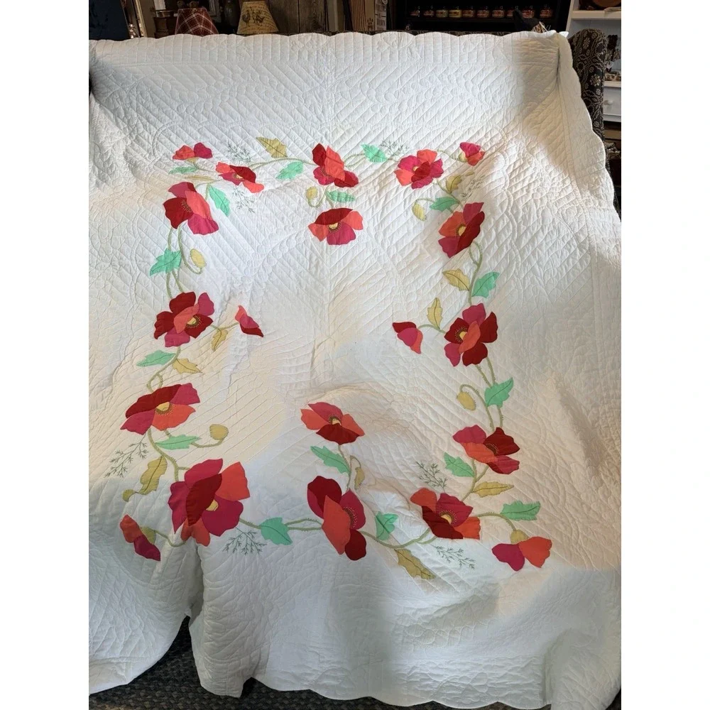 BEAUTIFUL Vtg Red Green Salmon Poppy Applique Antique Quilt Scallop GREAT DESIGN
